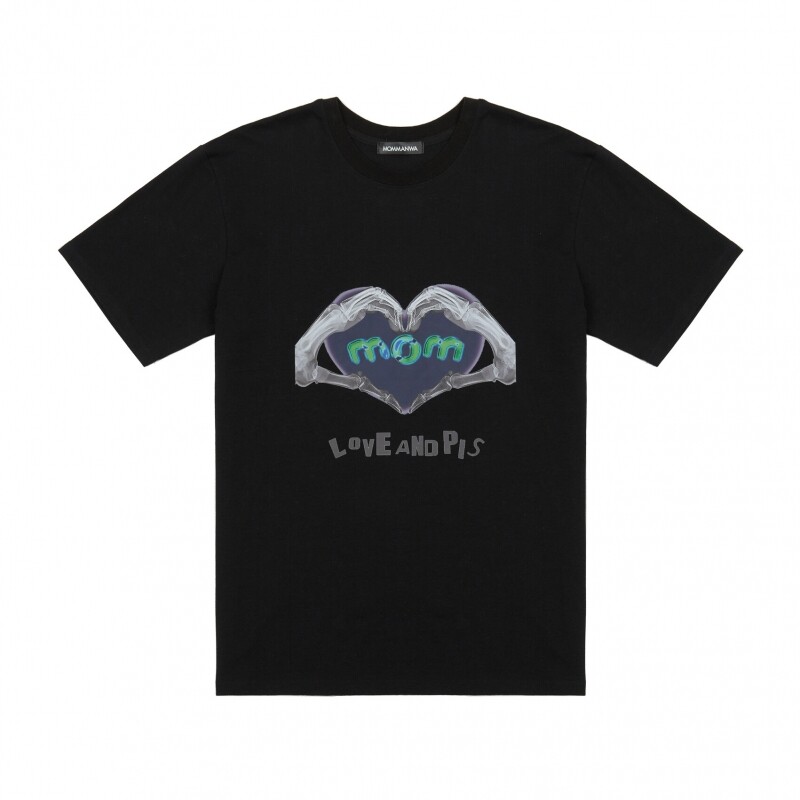 MOM's TOUCH T-SHIRT (BLACK)