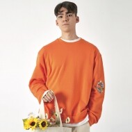 Embroidered sweat shirt_Neon orange 소매 자수 맨투맨_네온 오렌지